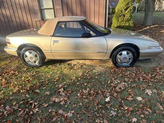 buick reatta 1990 in excellent condition, rare convertible