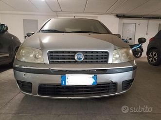 fiat uno 1.000 benzina del 2004
