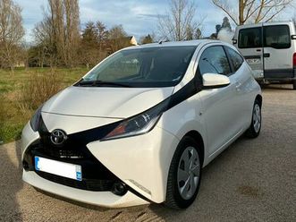 toyota aygo x play