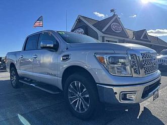 2017 nissan titan sl 4x4 4dr crew cab