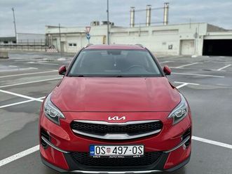 kia xceed 1.0 t-gdi automatik, 2022 god.