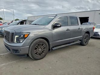 5.6l 8 rear-wheel drive