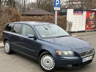 volvo v50 2.0d//super stan//zimowe opony//świąteczna raba -35% wroclaw krzyki • olx.pl