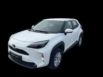 cross hybride 116h 2wd dynamic business + programme toyota experience