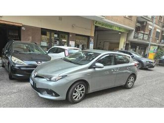 auris 1.8h cool cvt