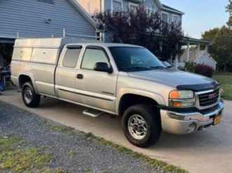 2004 gmc sierra 2500hd gas - extended cab 8' bed & plow