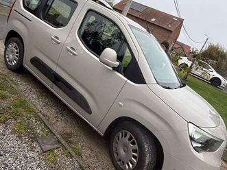 combo life 1.5 td keyless, caméra, bluetooth.