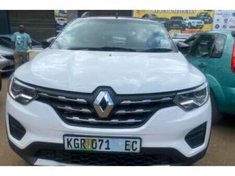 2022 renault triber 1.0 intens