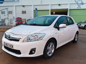 toyota auris 1.8 hibrido advance