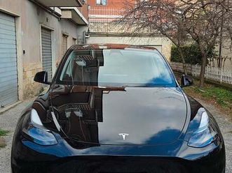 tesla model y rwd standard range riscatto leasing