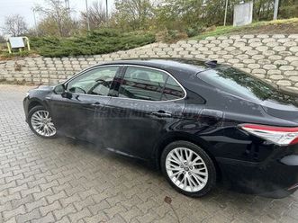 toyota camry 2.5 hybrid executive vip cvt