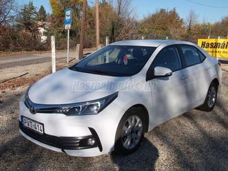 toyota corolla sedan 1.4 d-4d live 2-gyári kulcs.szervizkönyv.klíma.kihangosító.kp-zár.el-ablakok.ködlámpa.cd-rádió