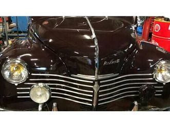 1951 renault 4cv rouge foncé manuel, 3 vitesses conduite...