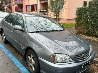 toyota avensis luna sol. 1.8l