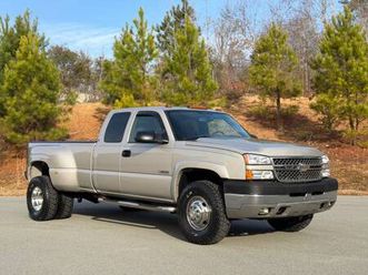 2005 chevy silverado 3500hd dually 4x4 / 89k miles / one owner /