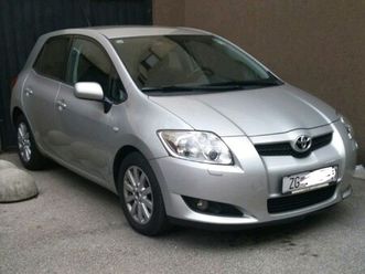 toyota auris 2007. god - dvozonska klima, ksenonska svjetla, tempomat