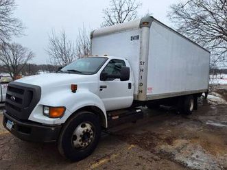 2013 ford f650 w/24 foot box