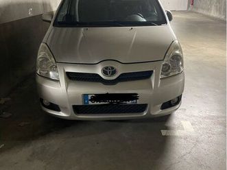 toyota corolla verso 7 places