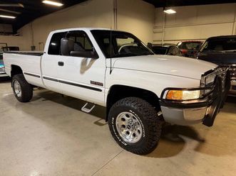 1998 dodge ram 2500 slt laramie 4x4 5spd 1-owner 12v cummins diesel