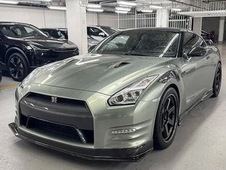 nissan gt-r * 2dr cpe * carfax * без първоначална вноска