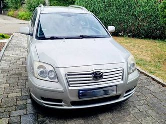 toyota avensis 2.2 d satu mare