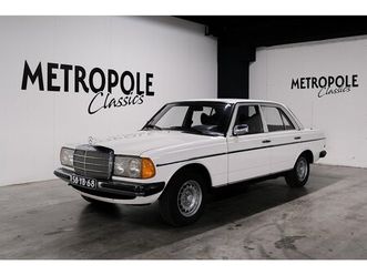 1977 mercedes-benz s-class heckflosse - 230 automaat . schuifdak. in het klassiek wit(737). 1977