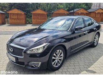 infiniti q70