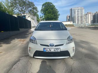 toyota prius an. 2012