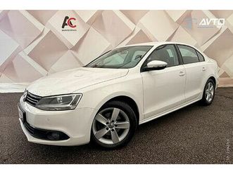 volkswagen jetta 1.6tdi-tempomat-pdc-velik-servis-servisna-knjiga