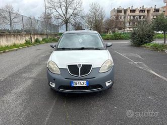 lancia ypsilon 1.3 mjt 75 cv argento