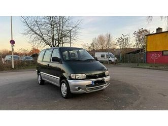 bus 7 / 8 sitzer van nissan 1,6