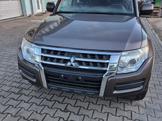 mitsubishi pajero geländewagen