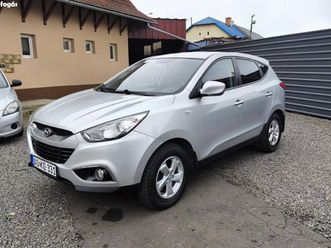 hyundai ix35 2.0 comfort 4wd alu- digit.- vonóh...