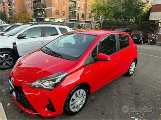 toyota yaris benzina ibrida cambio automatico 2018