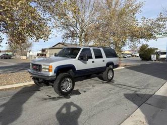 '97 gmc suburban 4x4 (fresh motor)