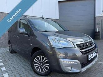 ② peugeot partner 1.2 benzine | lage km | navi | 1 jaar garant — peugeot — 2ememain