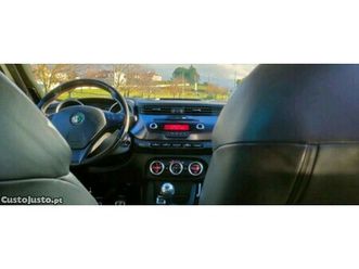 ALFA ROMEO GIULIETTA alfa-romeo-giulietta-1-6-jtdm-setembro-10