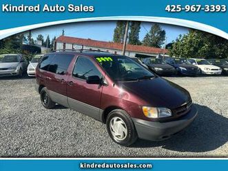2000 toyota sienna le 4-door