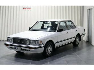 toyota crown sedan 3.0 saloon