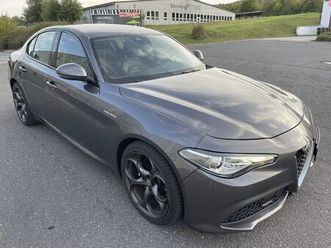 alfa romeo giulia 2,2 jtd veloce q4 led navi gr.sj. koža pdcx2 kam, 2017 god.