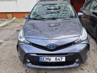 toyota prius + an. 2018