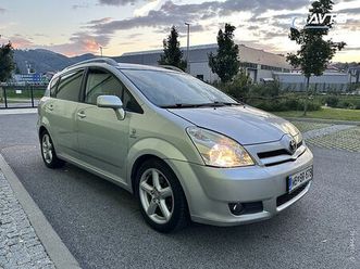 toyota corolla verso 2.2 d4-d luna 5