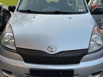 toyota yaris verso *1hand*