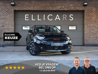 fiat 600 600e 51 kwh / soh 96% / red / carplay / led / dab / psa