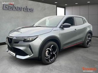 alfa romeo junior ibrida speciale 1.2 mhev 145cv e-dct6 10 kms - 339 / mois