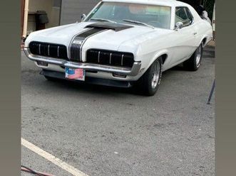 bonjours je vend ma mercury cougar clone eliminator 351 cleveland 5l8 v8 pour plus de renseignements me contacter uniquement par téléphone