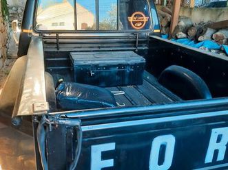 véhicule ford f100 flareside de 82 état correct quelques bricoles pour état parfait