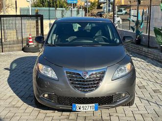 lancia ypsilon automatica