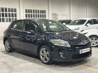 toyota auris 1.8 hibrido advance