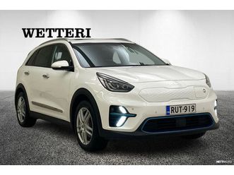 business luxury 64,8 kwh 204 hv / 1-om.-tehdastakuu / soh 96,1% / nahkat / avaimeton / koukku / led / penkin tuuletus /